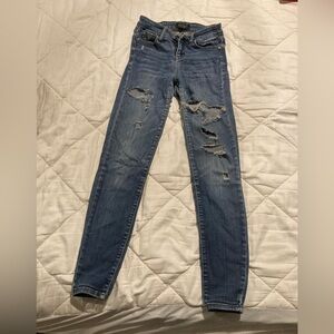 Judy Blue Distressed Skinny Jeans in Blue